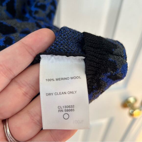 Classiques Entier Grey & Cobalt Blue Leopard Print Knit Top - Picture 5 of 6
